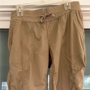 The North Face Women’s Crop Stretch Crop Pants